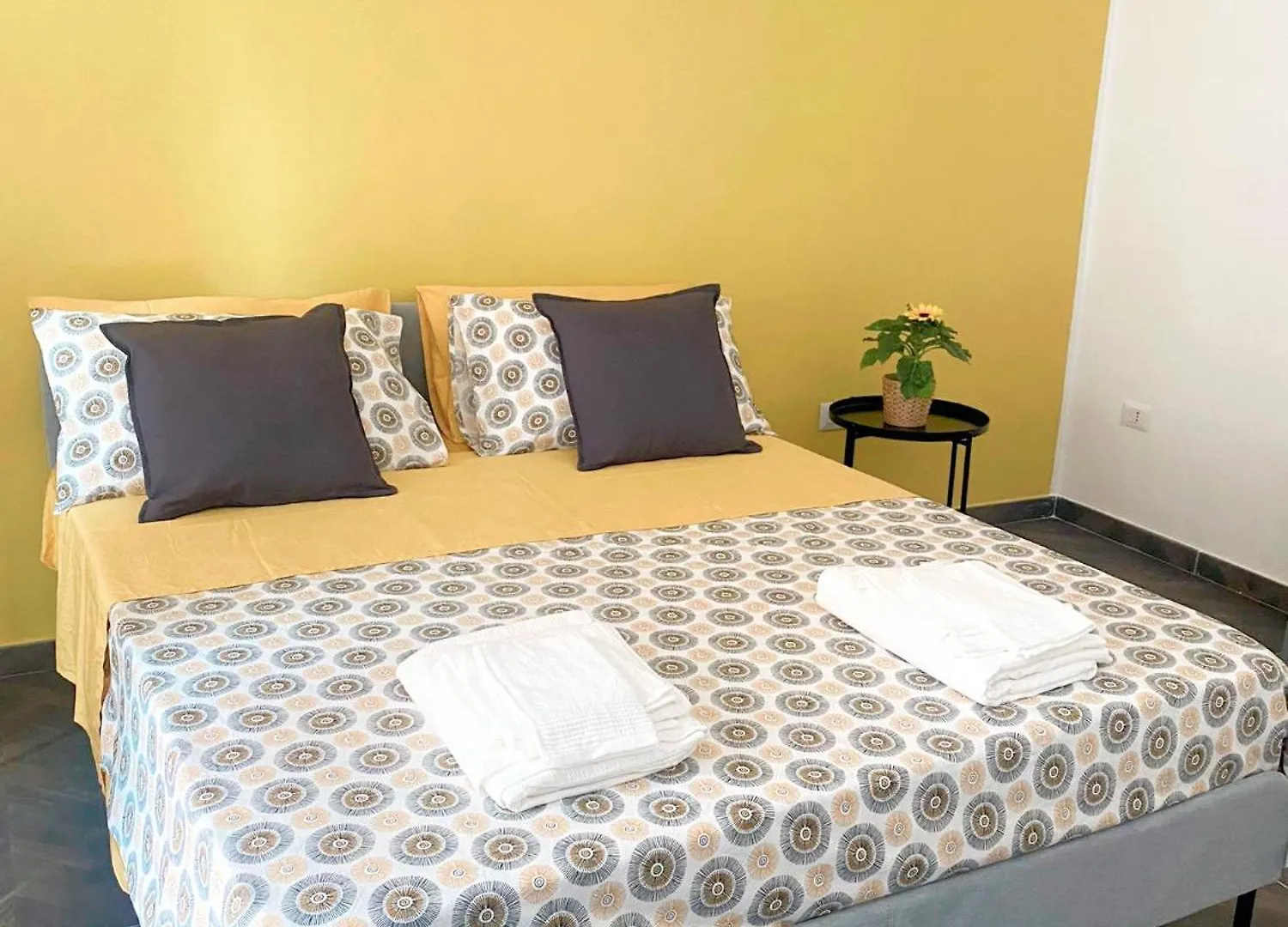 Caravaggio Boutique Apartment Naples